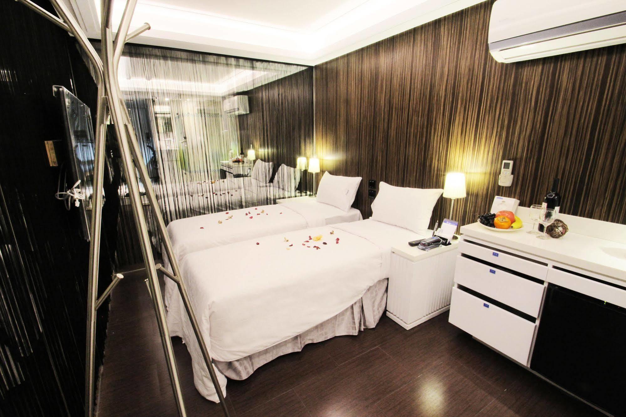I Hotel - Таоюань Экстерьер фото